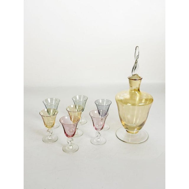 The tray does not come with the glasses and the carafe. The dimensions are those of the carafe. Beautiful 20th-century...