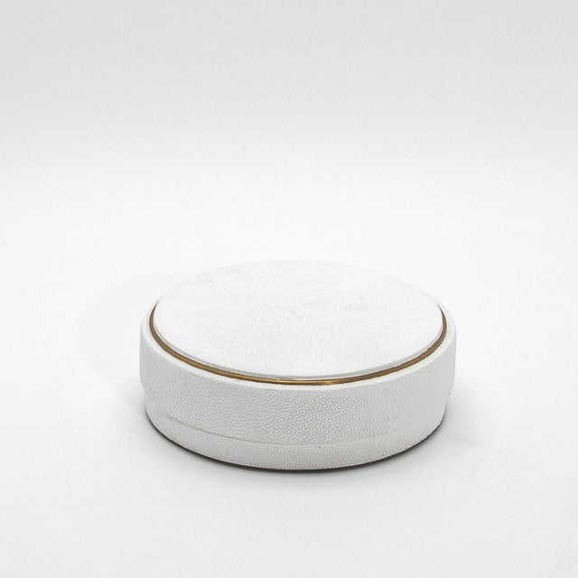 Modern Set of 3 Boxes in White Shagreen With Brass Frame by R&y Augousti For Sale - Image 3 of 7