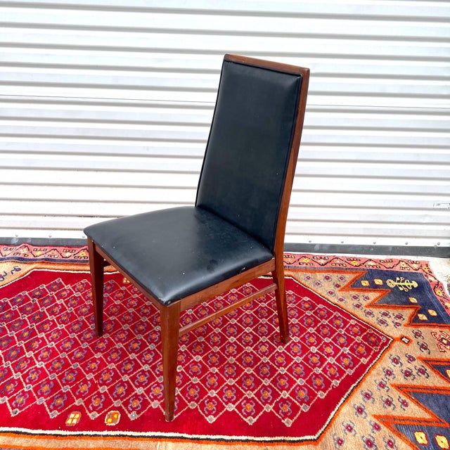 Classic mid century modernist dining chair by Dillingham. Almost always wrongly attributed to Milo Baughman as the...