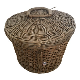 Vintage Round Wicker Basket With Lid For Sale