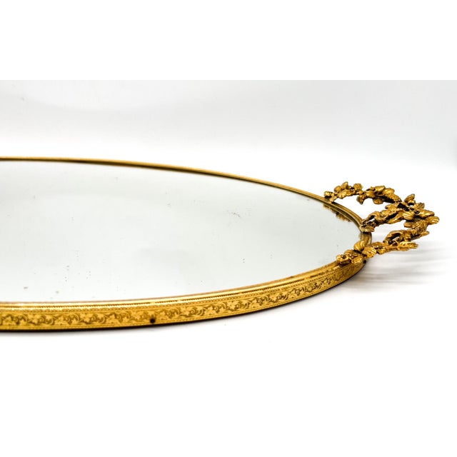 Labarge Mid-Century Oval Gilt Mirrored Tray With Floral Handles – Hollywood Regency / Italian Florentine Style For Sale - Image 4 of 12