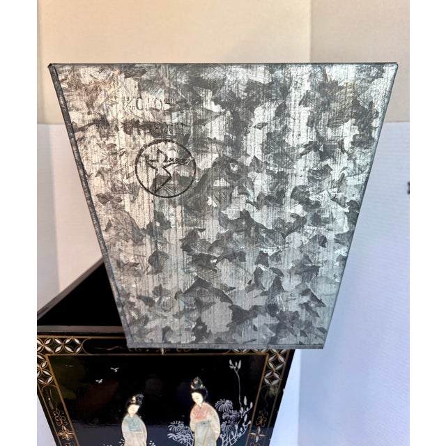 1960s Vintage Asian Black Lacquer Ice Bucket on Stand With Lid & Liner or Planter Stand For Sale - Image 5 of 12