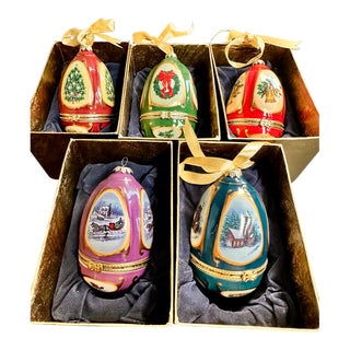 1970s Mr Christmas Egg Shaped Musical Ornaments - Set of 5 For Sale