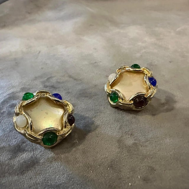1980s Costume Jewelry Gilt Metal and Cabochon Glasses Italian Clip-on Earrings For Sale - Image 12 of 12