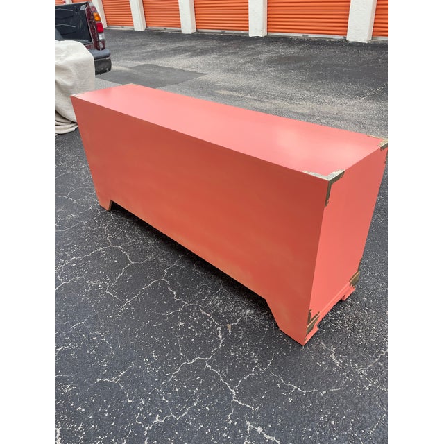 1960s Hollywood Regency Asian-Inspired Dresser in Tucson Coral Lacquer With Brass Hardware – 72” Credenza For Sale - Image 10 of 10