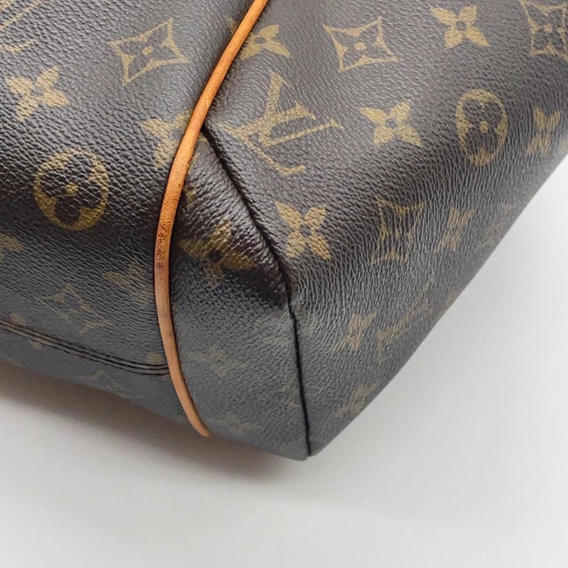 Louis Vuitton Shoulder Bag Tote For Sale - Image 9 of 18