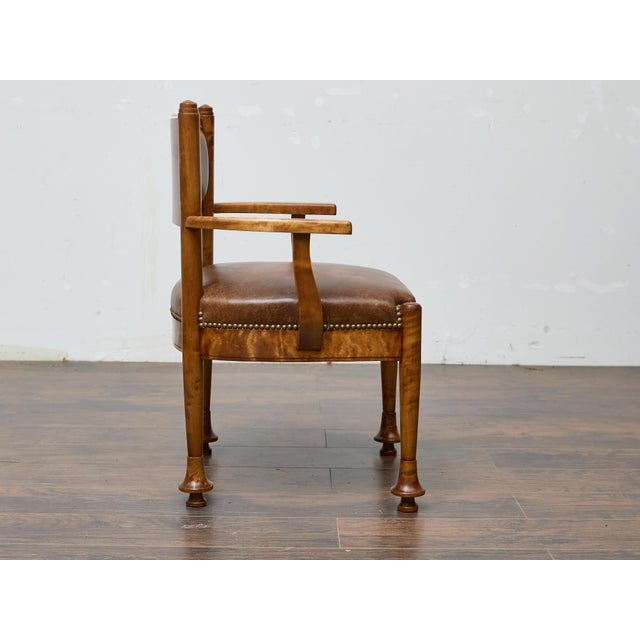 English Early 20th Century English Burl Wood Armchair with Leather Upholstery and Turned Disc Feet For Sale - Image 3 of 12