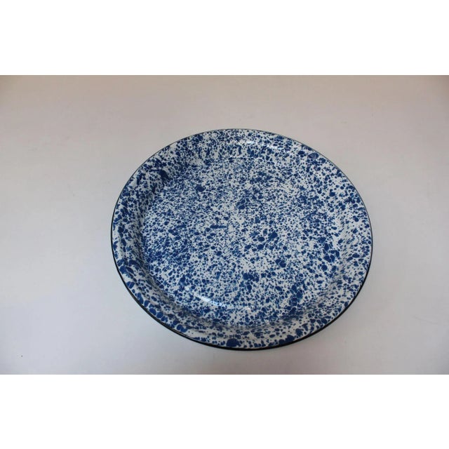 Vintage circa 1970s Graniteware / Spatterware metal tray in blue and white, large in size (16.5" Diameter x 1.5" H)....