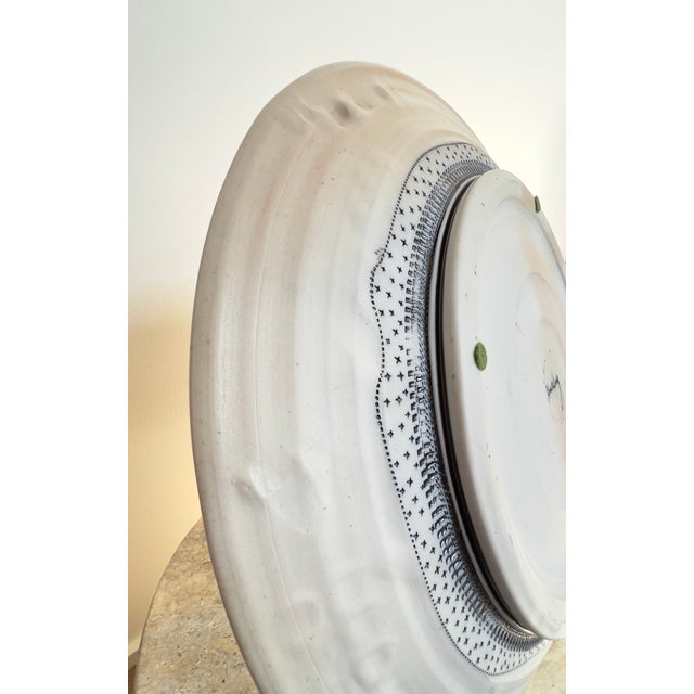 1990s Modernist Graphic Black & White Ceramic Platter by Bob & Cheryl Husby For Sale - Image 5 of 7
