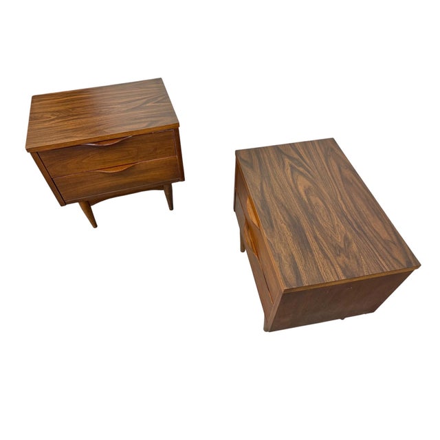 Mid-Century Modern Walnut Nightstands - Set of 2 For Sale In Philadelphia - Image 6 of 8