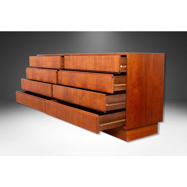 1960s Danish Mid-Century Modern Long Teak Dresser For Sale - Image 4 of 10