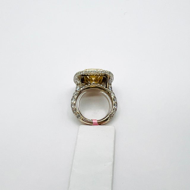 2020s 5 Carat Yellow Diamond Radiant Ring in 18k 2 Tone Gold, Size 5.5 For Sale - Image 5 of 8
