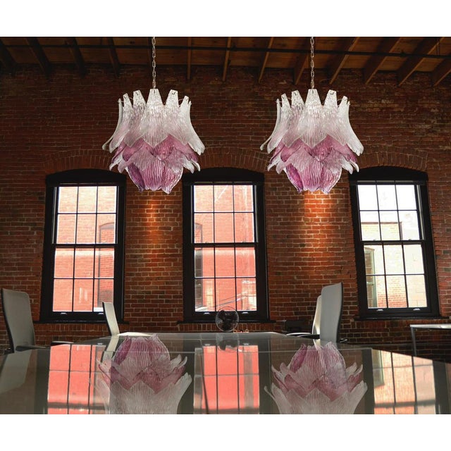 Italian vintage Murano glass chandelier, 38 glasses Beautiful and huge Italian Murano chandelier composed of 38 splendid...