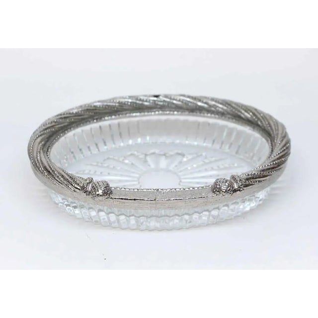 Old new stock never used vintage countertop clear glass soap dish with a floral glass bottom and nickel plated rope design...