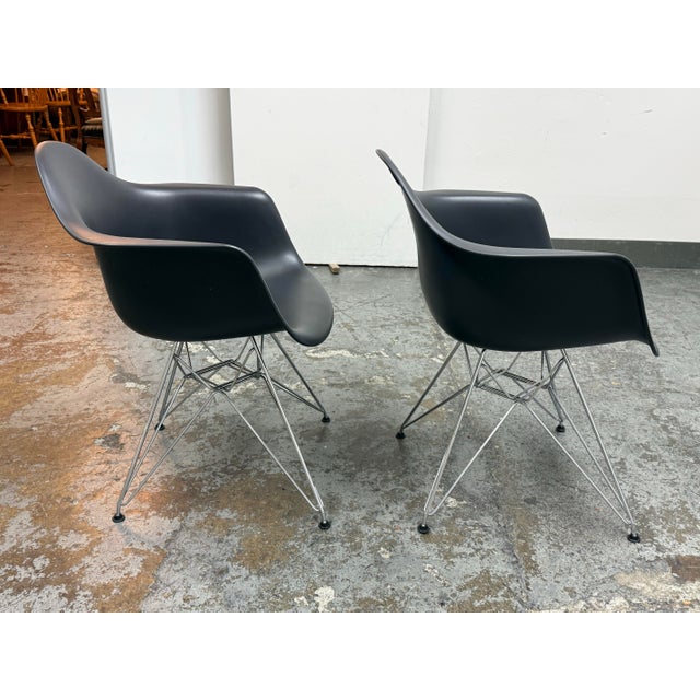Charles & Ray Eames for Vitra Eames Plastic Dar Armchairs, Pair For Sale In San Francisco - Image 6 of 12