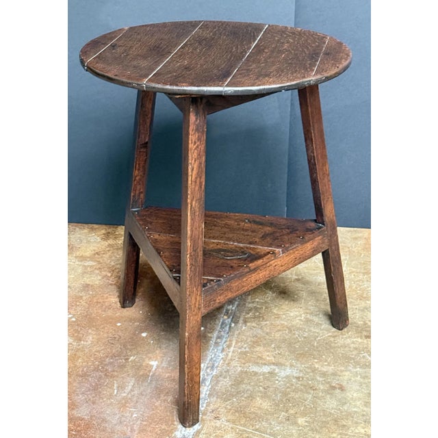 Early 19th Century English Cricket Table of Patinated Oak From the Georgian Era For Sale - Image 5 of 9