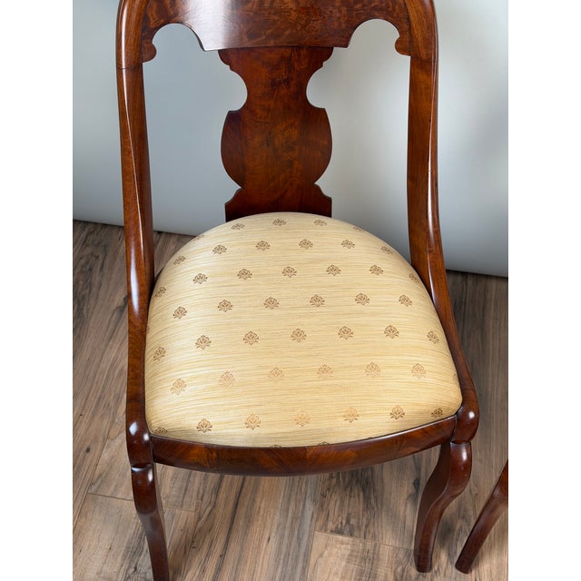 Wood Pair Federal Period Mahogany Saber-Leg Side Chairs, C. 1820 For Sale - Image 7 of 10