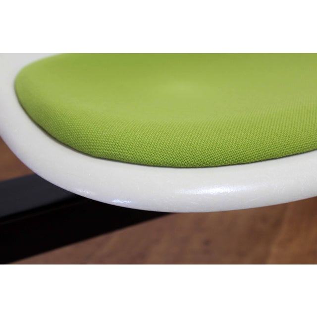 Metal 3-Seater Bench by Charles & Ray Eames for Vitra, 1970s For Sale - Image 7 of 16