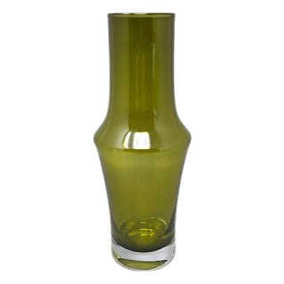 Green Model 1376 Vase by Tamara Aladin for Riihimaki / Riihimaen Lasi Oy, 1970s For Sale