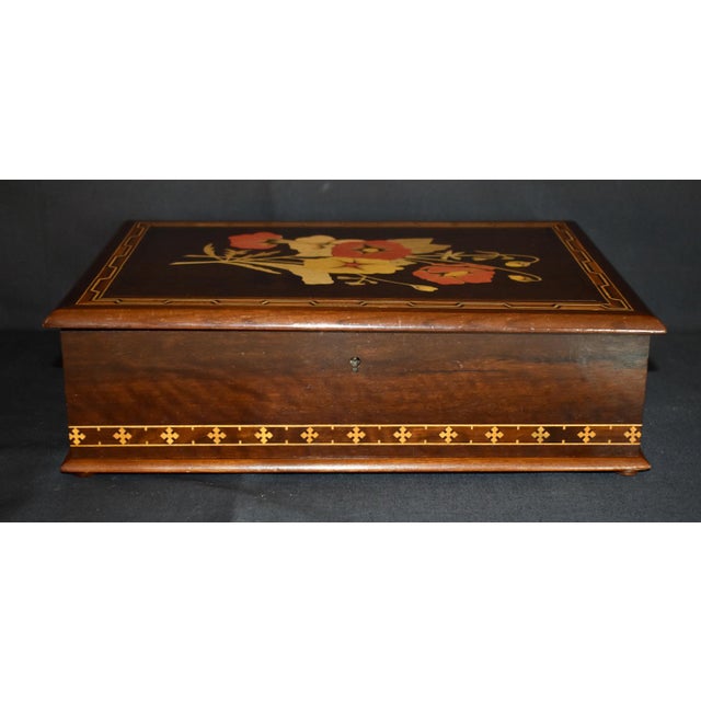 Vintage (1970's) Inlaid Wood Jewelry Box made by HENRIQUE MICHELS - FAB. ART. DE MADEIRA. The Wood is Satinwood & Exotic...
