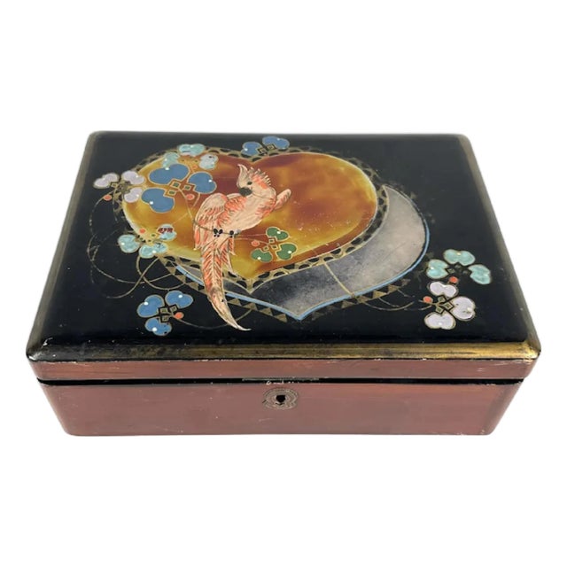 Mid 20th Century Art Nouveau Lacquered Parrot Box: Hand Painted Japanese Trinket For Sale