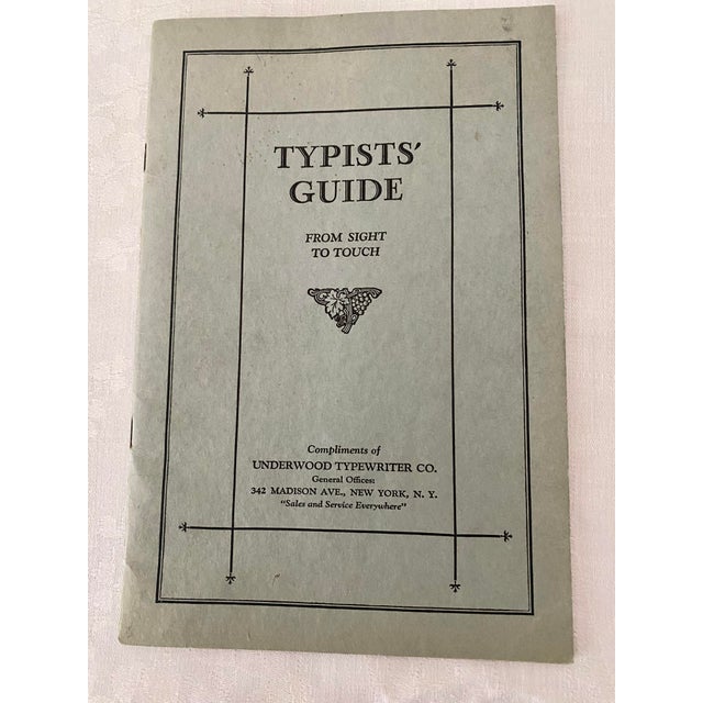 Antique 1922 Underwood Standard No. 5 Typewriter - Serial 1539401 With Underwood's Typists Guide Original Condition For Sale - Image 13 of 16