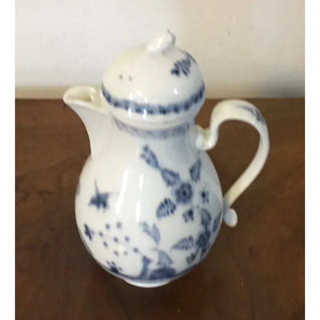 Antique 18th Century Vienna Porcelain Milk Jug and Cover in Chinese Blue & White For Sale - Image 12 of 13
