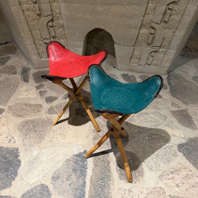 1970s Pair of Vintage Mexican Hand-Tooled Leather Tripod Folding Stools MCM For Sale - Image 5 of 14