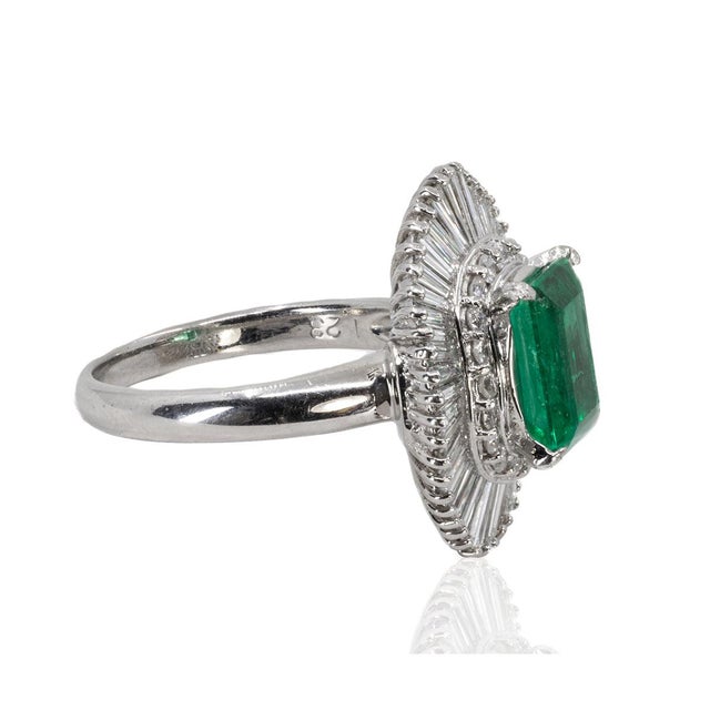 Late 20th Century Emerald Ballerina Ring, Size 5 For Sale - Image 4 of 5