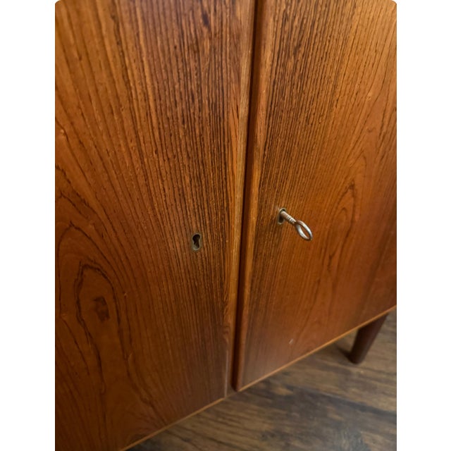 Brown 1960s Carlo Jensen for Poul Hundevad & Co. Danish Rosewood Credenza For Sale - Image 8 of 9