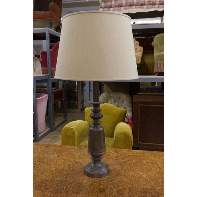 1950s Pair of American Mid-Century Sculptural Brass Table Lamps, 1950s For Sale - Image 5 of 8