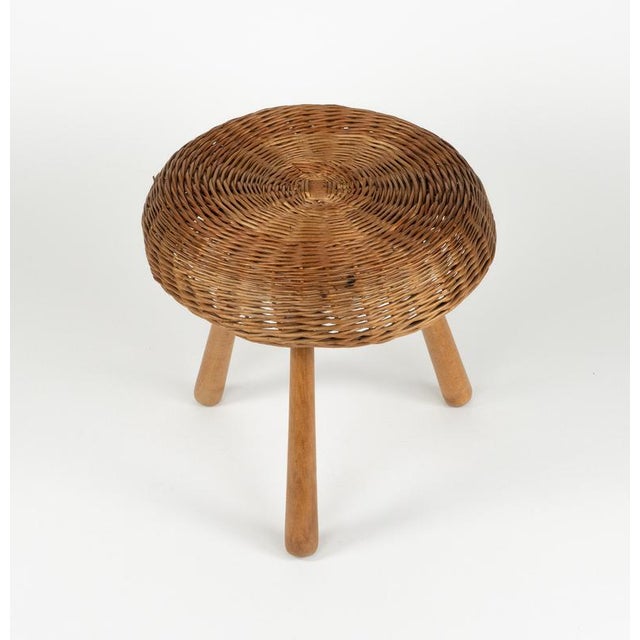 Mid-Century Wicker and Wood Tripod Stool attributed to Tony Paul, USA, 1950s For Sale - Image 6 of 18