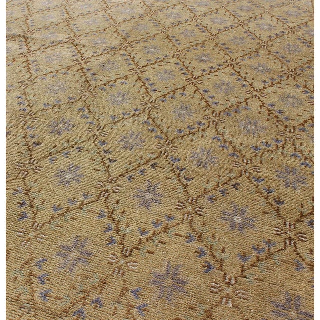 Vintage Turkish Oushak Rug With Lattice Blossom Design in Camel and Lavender 4′10″ × 8′5″ For Sale In Atlanta - Image 6 of 8