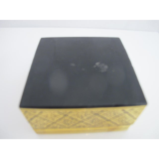 Paint Burmese Gold Leaf & Black Lacquer Geometric Flower Pattern Trinket Box With Lid For Sale - Image 7 of 9