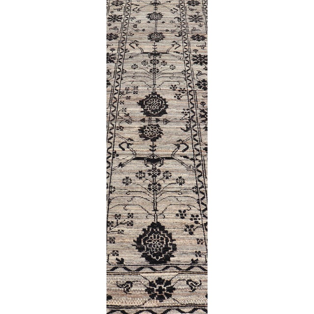 Modern Hand-Knotted Rug in Wool With Sub-Geometric Oushak Design in Earthy Tones 3'6 X 13'6 For Sale - Image 4 of 11