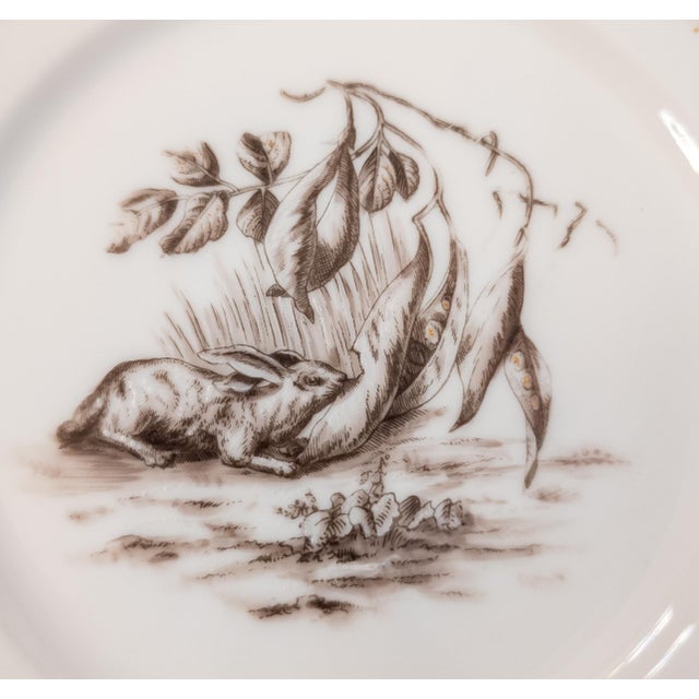 19th Century Pair of Pink and Gold Decorative Wall Plates With Grisaille Scenes For Sale - Image 4 of 12