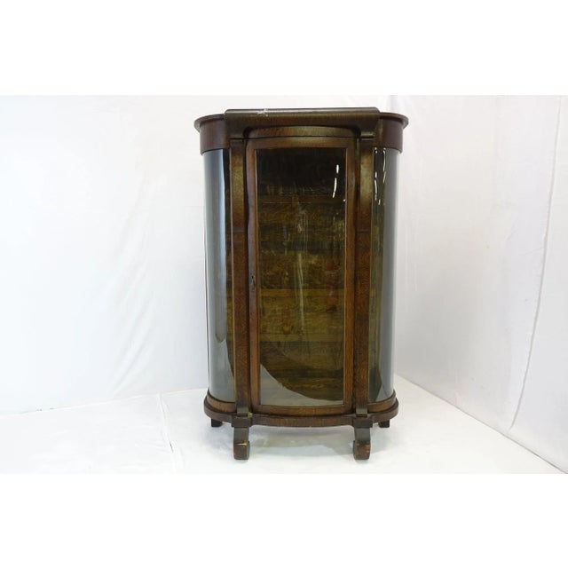 Early 20th Century Antique French Style Corio Cabinet With Curved Glass For Sale - Image 13 of 13