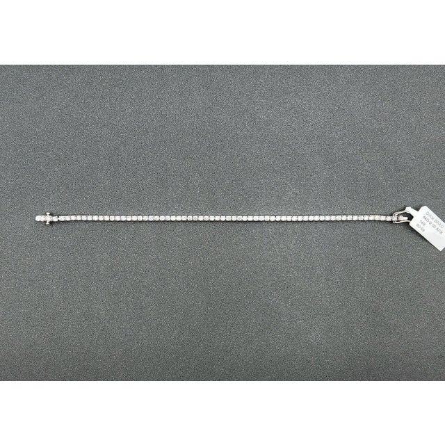 Metal 2.00 Ct Diamond Tennis Bracelet For Sale - Image 7 of 8
