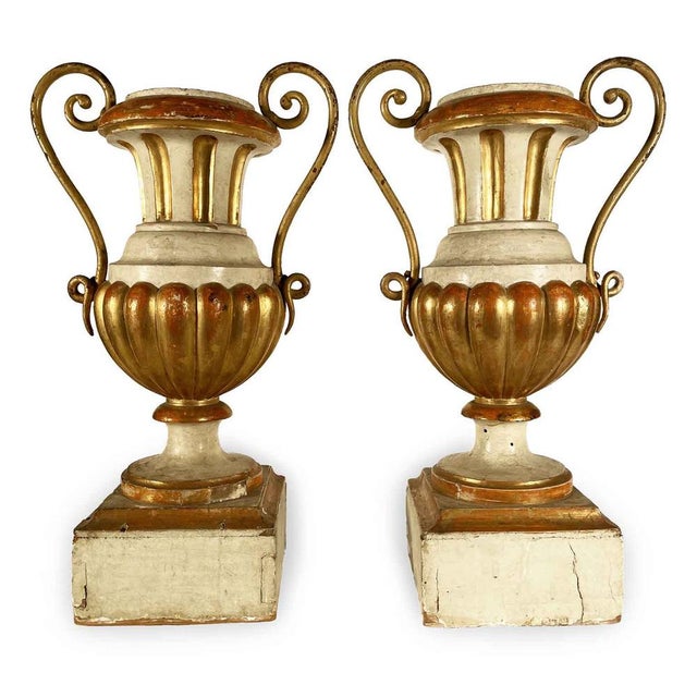 Palm Holders in Lacquered and Gilded Wood, Set of 2 For Sale - Image 7 of 7