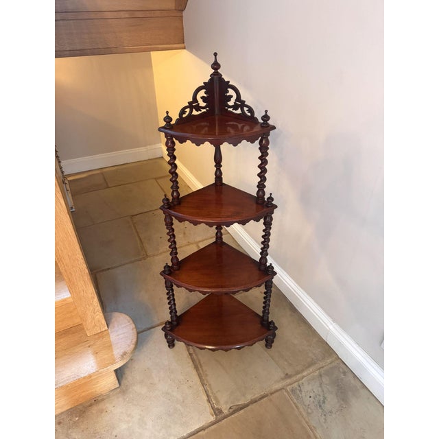 Fine quality antique Victorian mahogany corner whatnot, having a quality antique Victorian whatnot with four tier shelves,...