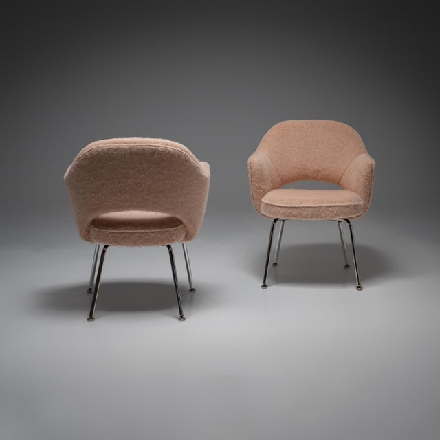 Mid-Century Modern Model 71 Dining Chair in Pink by Eero Saarinen for Knoll, 1980s, Set of 2 For Sale - Image 3 of 13