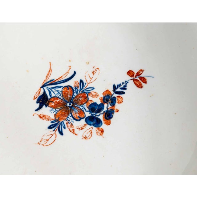 White 18th Century English Porcelain Bowl in Chinese or Japanese Imari Style For Sale - Image 8 of 15