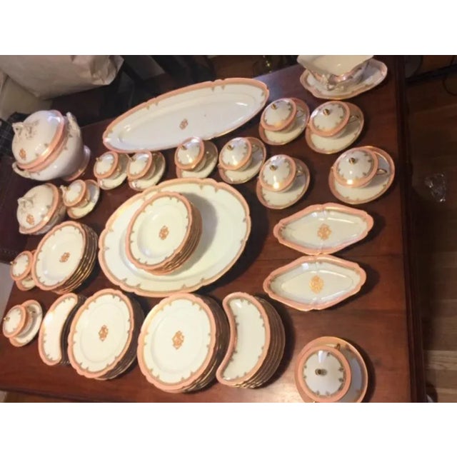 An impressive dinner set from a prestigious family, made to order to Mace and Vivian's & Lobjoy 'Plus Vivinis jeune'- as...