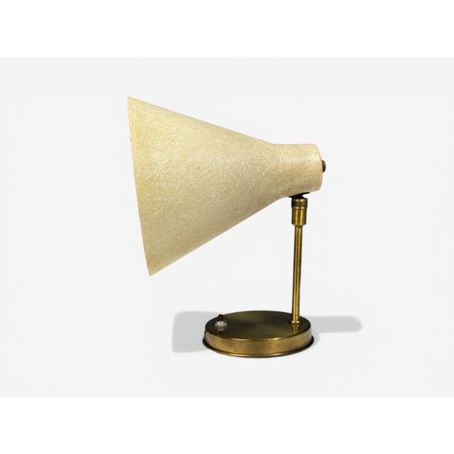 Mid-Century Modern American Modern, Table Lamp, Fiberglass, Brass, Usa, 1960s For Sale - Image 3 of 9