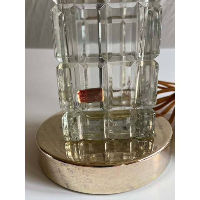 1970s Mid Century Modern Hollywood Regency Cut Crystal and Brass Cube Tower Lamps - a Pair For Sale - Image 5 of 6