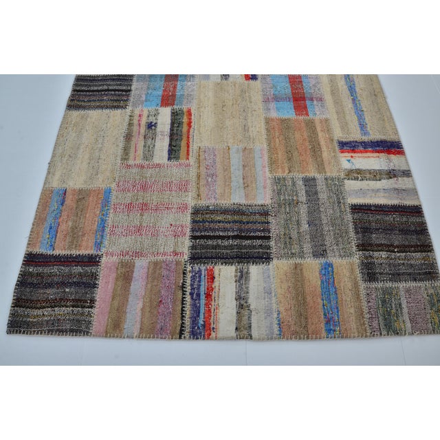 Turkish 1960s Anatolian Tribal Oushak Kilim Rug For Sale - Image 3 of 10