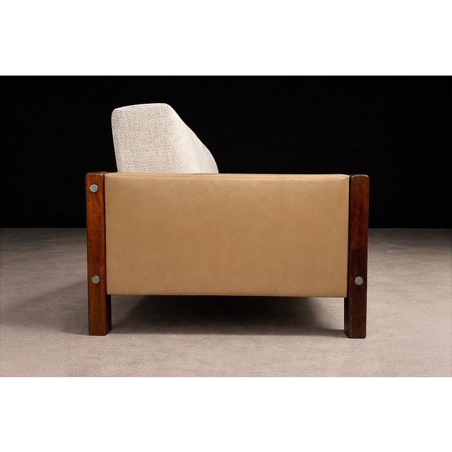 Off-white Sofa "Millor" in Rosewood, Fabric & Leather, Sergio Rodrigues, 1960s For Sale - Image 8 of 13