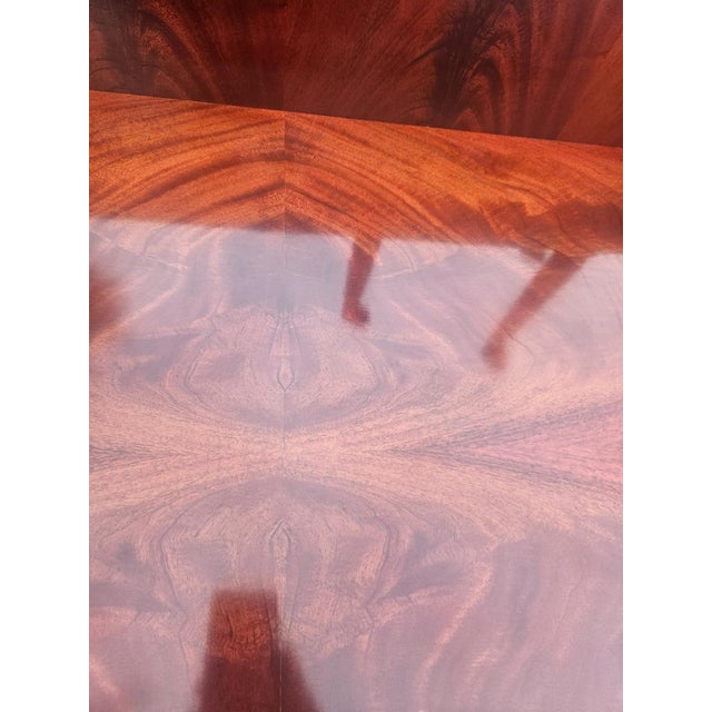 1980s Henredon Flame Mahogany Sideboard Buffet Credenza Hepplewhite Paw foot Huntboard For Sale - Image 9 of 17