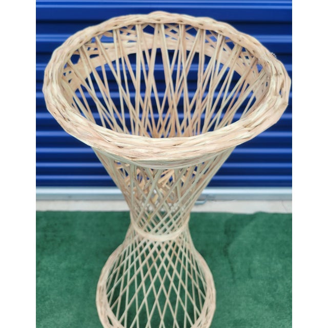 Mid-Century Modern Vintage Woodard Spun Fiberglass Mid Century Modern Pale Peach White Tall Plant Stand Holder For Sale - Image 3 of 5