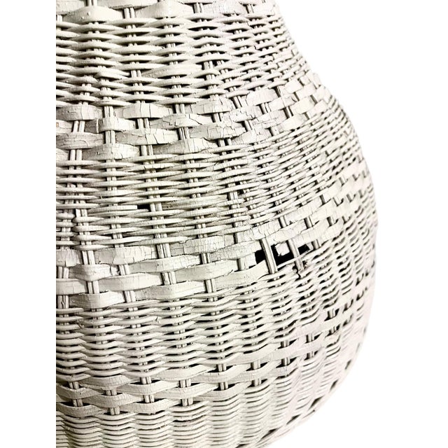 White Vintage White Wicker Table Lamp With Matching Woven Shade – Coastal Boho Mid-Century Style 31.5” Tall For Sale - Image 8 of 18